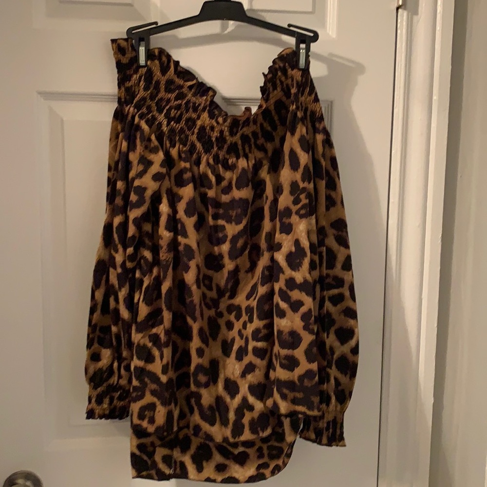 Leopard off the shoulder top size 3X